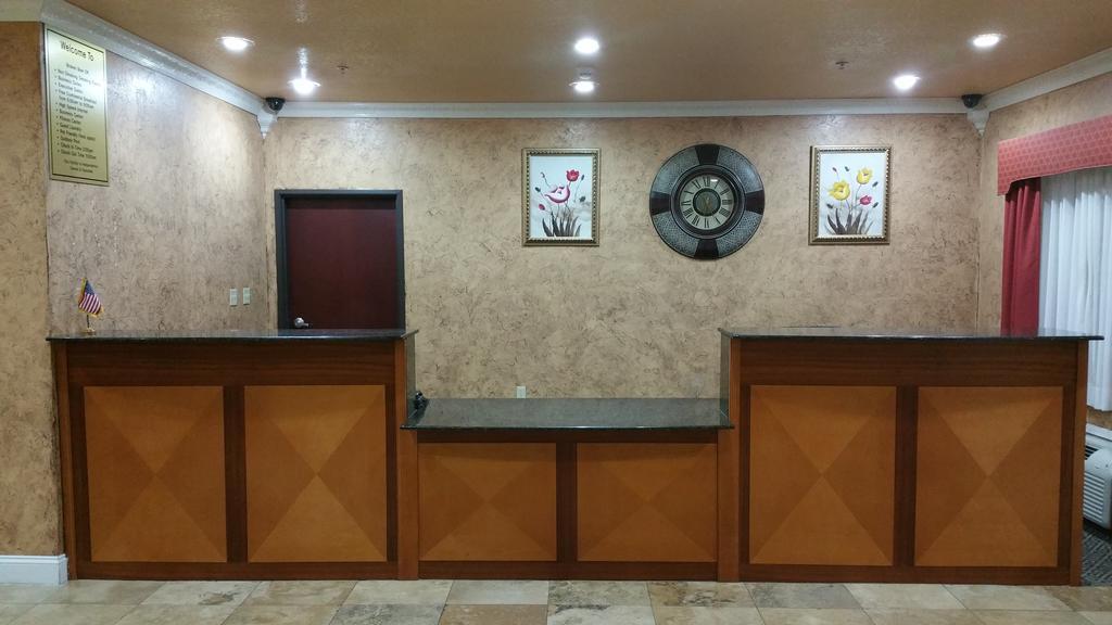 Hiway Inn Express Of ברוקן בו מראה חיצוני תמונה
